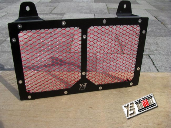 Kühlerabdeckung Schwarz/Rot für Yamaha MT-03 Baujahr 2006-2014