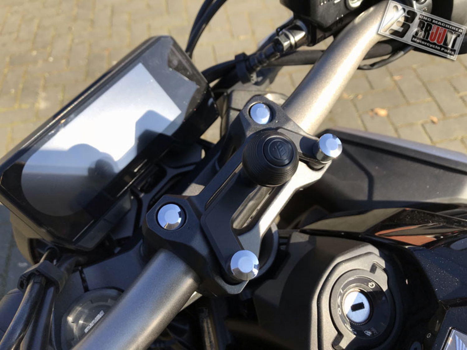 BRUUDT Montagekugel für Navigationsgeräte für Honda CB650R ab 2019