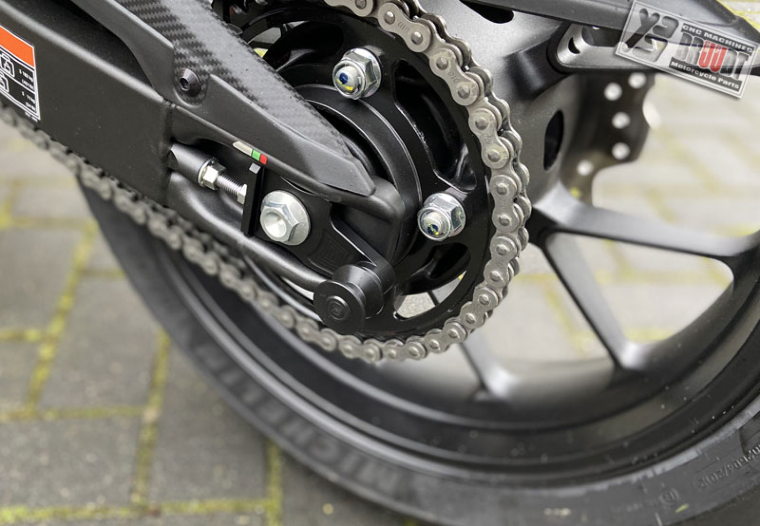 BRUUDT Spannklötze Satz mit Montageständer aufnahme für die Honda CB750 HORNET ab 2023