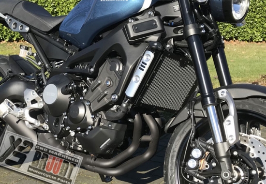 BRUUDT Kühlerabdeckung Schwarz/Silber für Yamaha XSR900