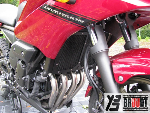 Kühlerabdeckung für Yamaha XJ6 und XJ6 Diversion Schwarz/Schwarz ab 2009